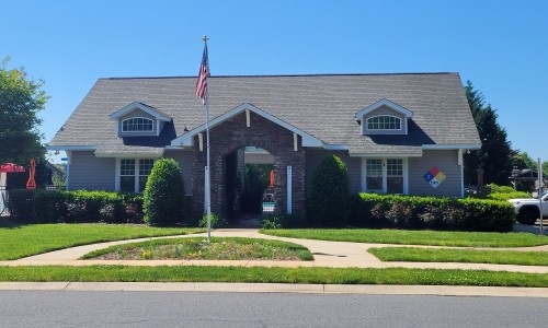 Roof and gutter cleaning services image